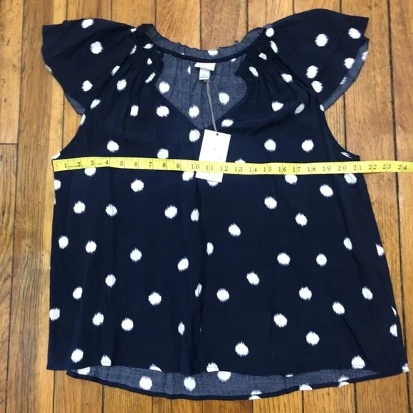 Top - Picture 3 of 8